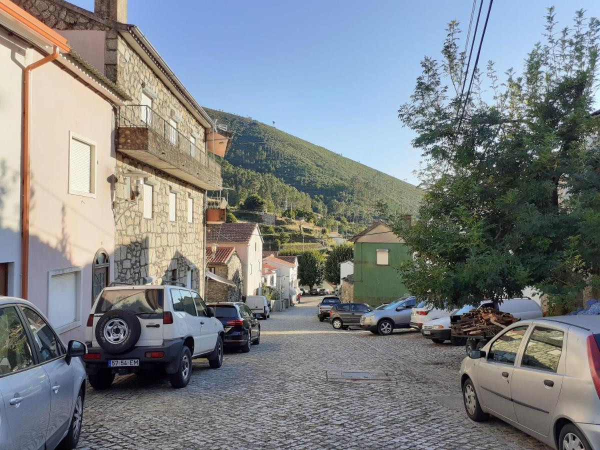 Casa Encantada - Alvoco Da Serra Villa Esterno foto